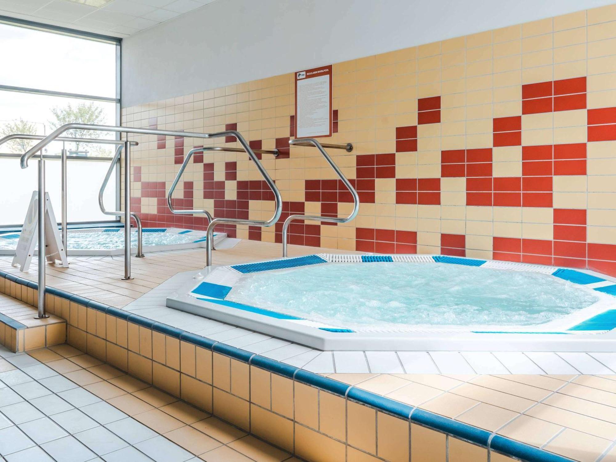 Ibis Styles Boleslawiec Болеславец Екстериор снимка